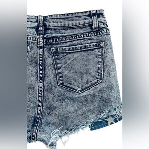 Denim Blvd Jean Shorts Womens 2” Medium Blue Cutoff Distressed Stretch Denim